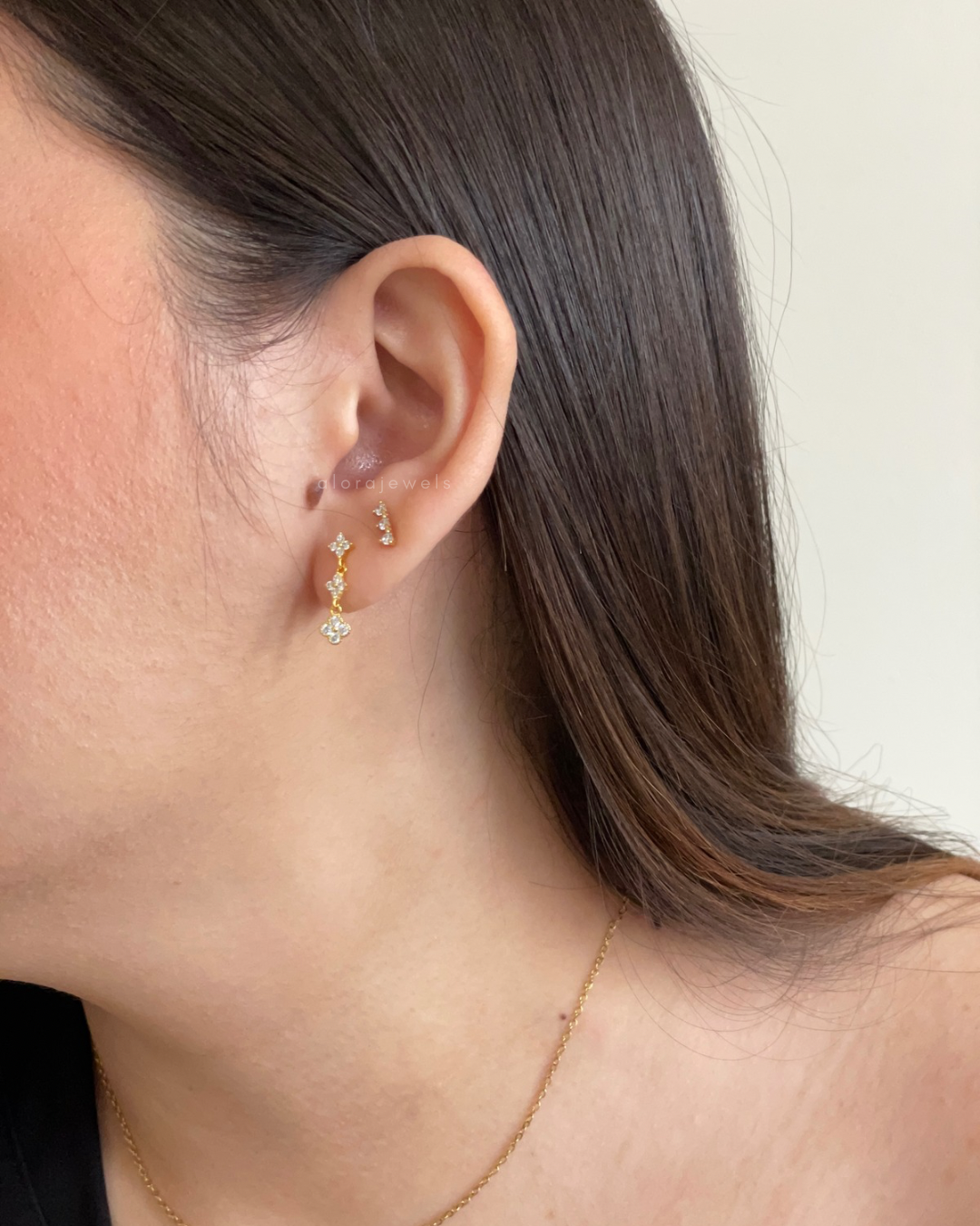 Fancy minimalist stud earrings