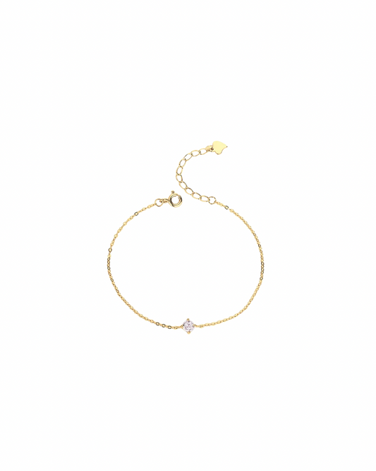 Bassique dainty bracelet