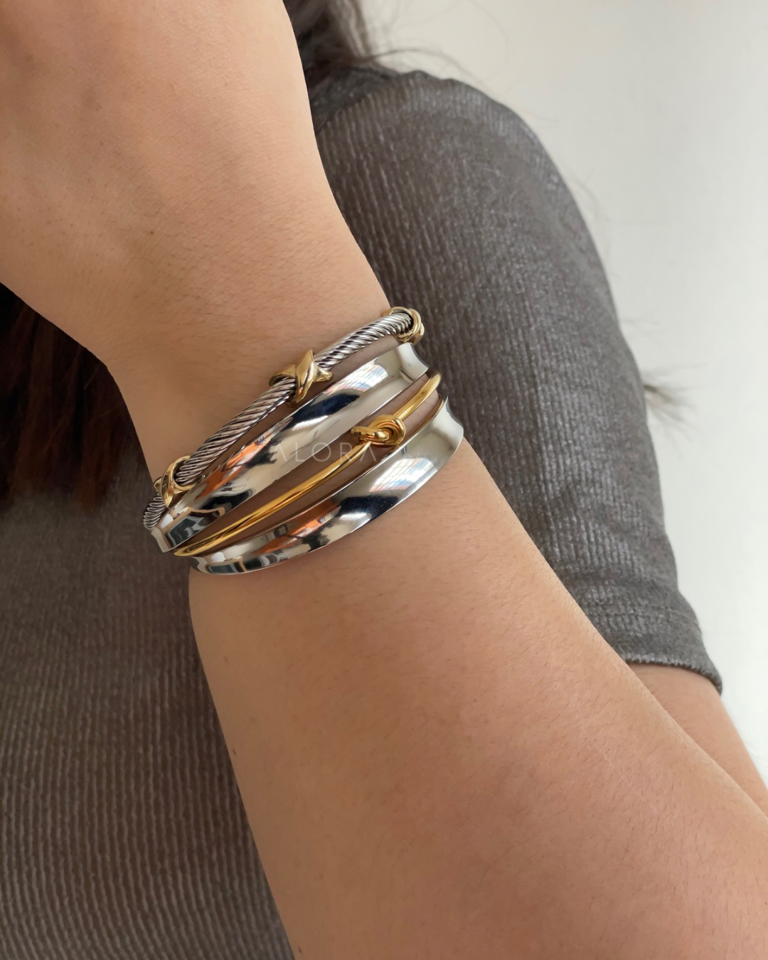 Silver basic cuff bracelet | spandex